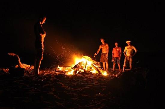 1.1288089362.bonfire-on-the-beach