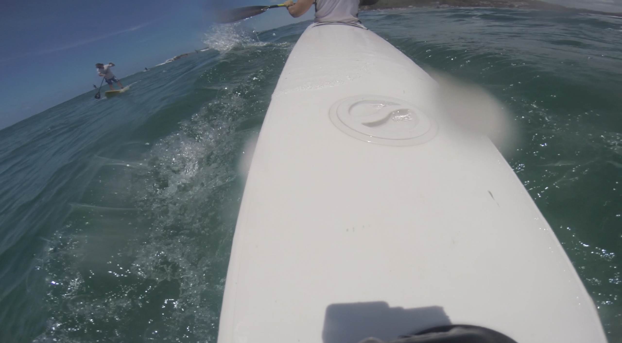 check out this sneaky SUP'er on the inside thinking he was gana make the wave