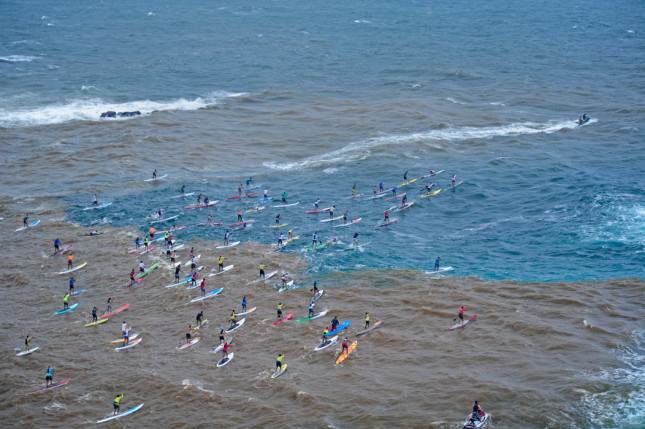 Maui-Stand-Up-Paddleboard-race-645x429