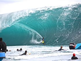 Matahi-Drollet-wave-of-the-day Teahupoo-Tahiti Point-Break-2-photo-Kenna-Colbs-0557