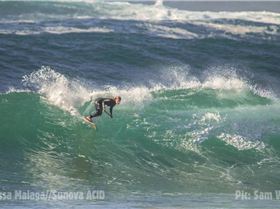 Brissa carving up Newport