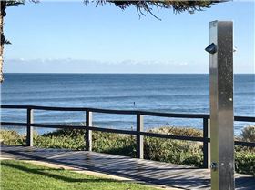 Lonely SUPer in perfect autumn conditions