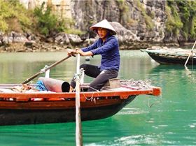 CosmopoliClan-luxury-travel-Vietnam-Hanoi-to-Halong-Bay-cruise-8