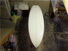 brookos shaped 8'6 showing box inserts