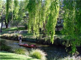 3068951-The-River-Avon-Christchurch-0