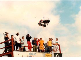 hawk nosegrab torquay april '87131