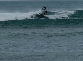 Radman Larrie rippen st georges up. Vic paddelen in