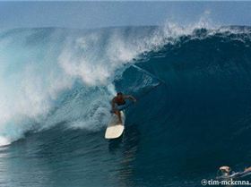 laird-tube-en-sup-a-teahupoo