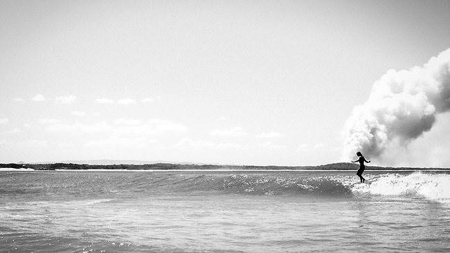 262508-surfing-photo