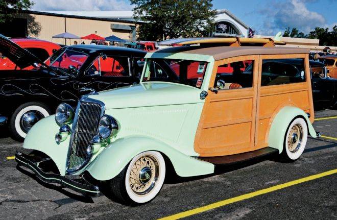 1934-ford-woodie-wagon