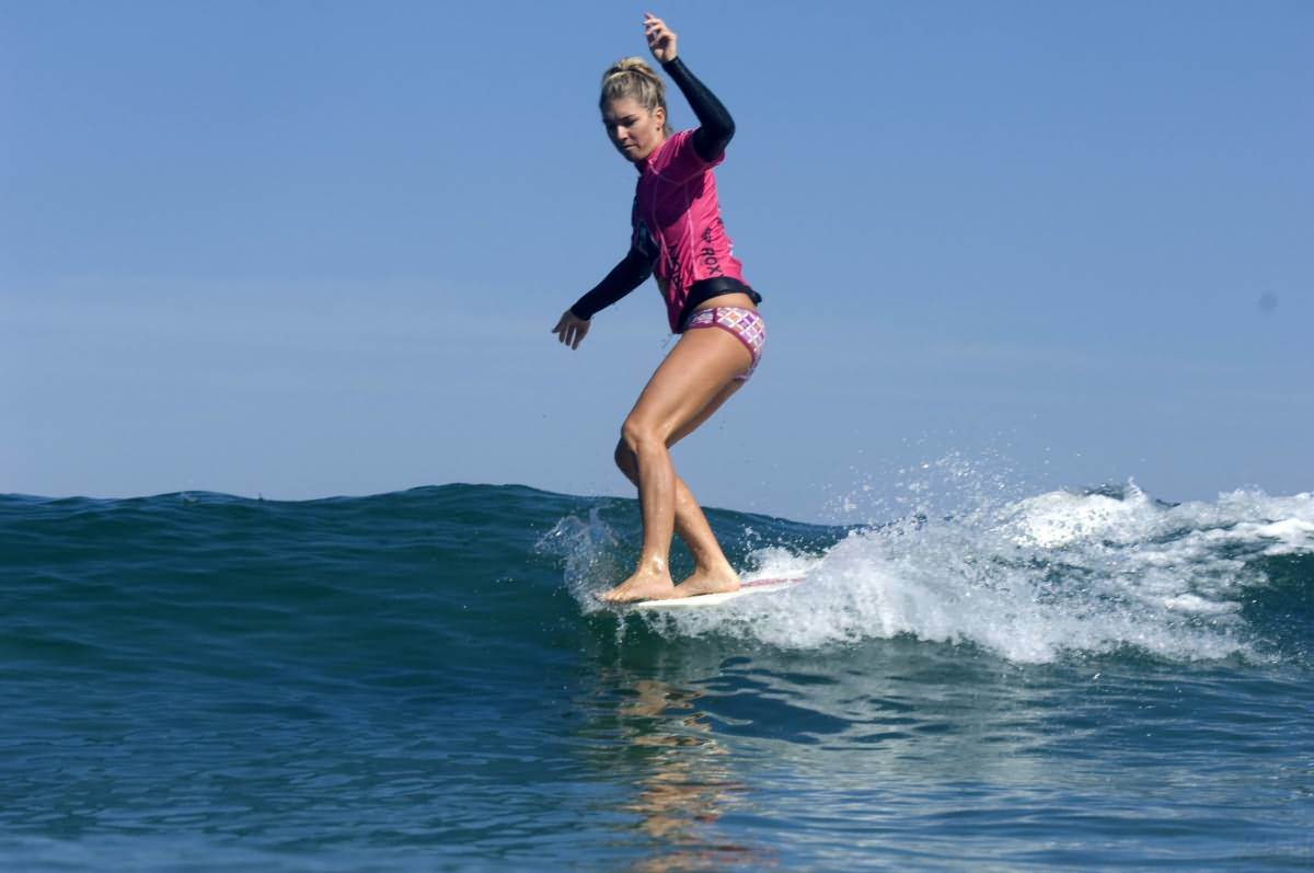 girl-surfing21