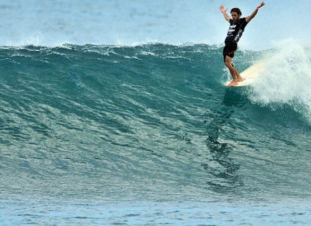 noseride surftrips playavenao wavecation[1]