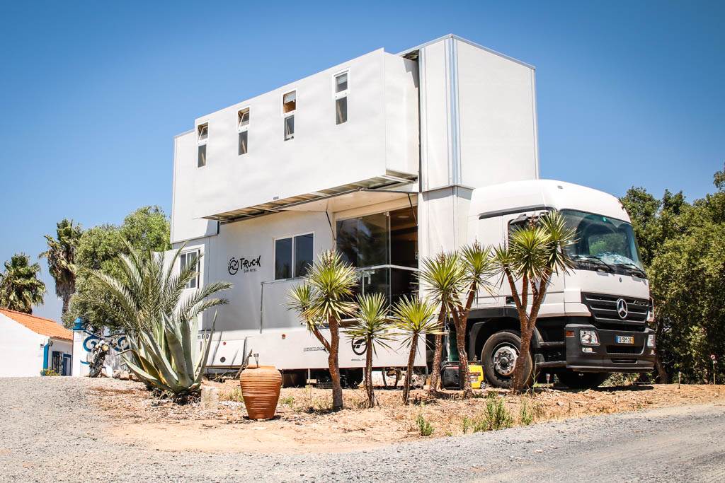 truck-surf-hotel