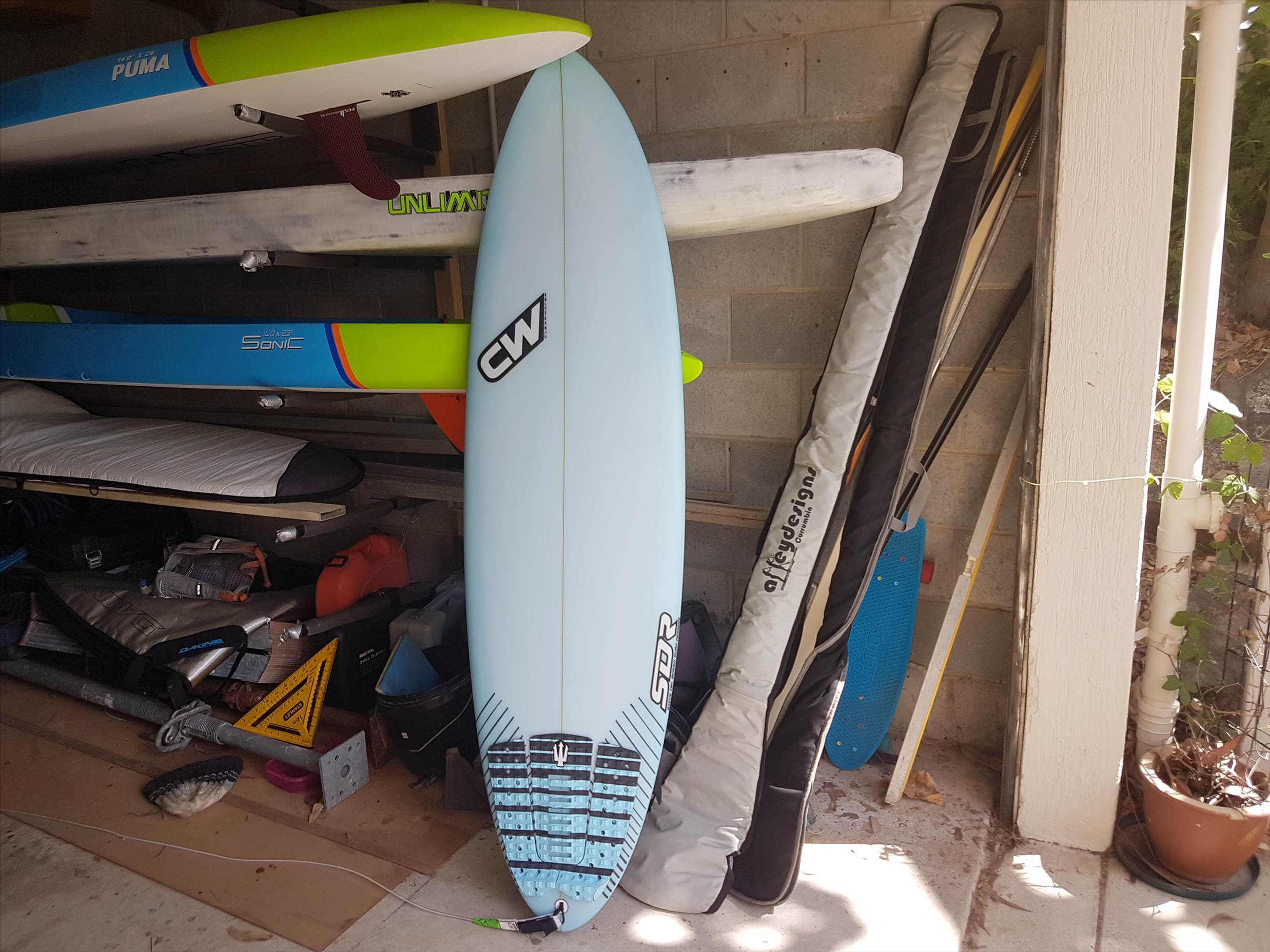 1555469285795-1505500649