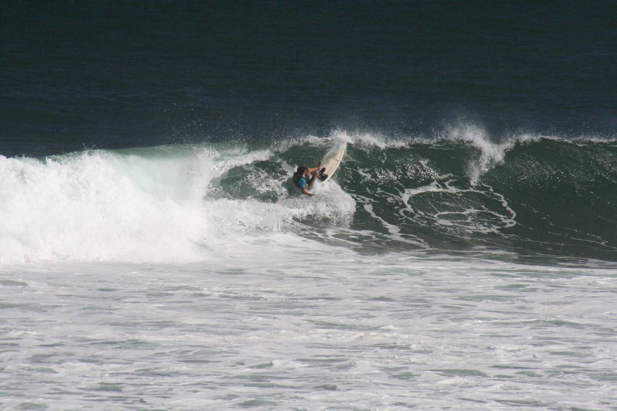 layback bottom turn vertical