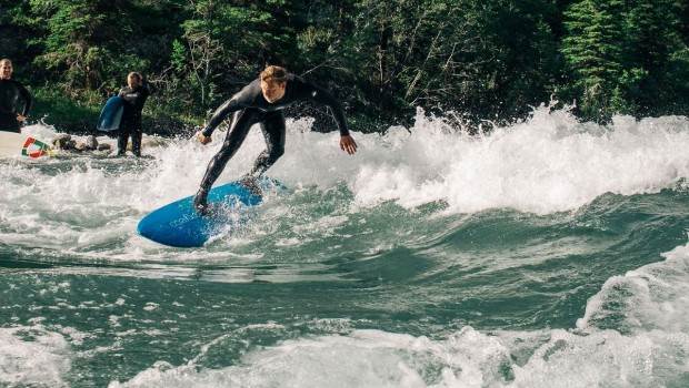 The-Mountain-Wave-River-Surfing-Alberta-Calgary-ARSA-Canada-620x350
