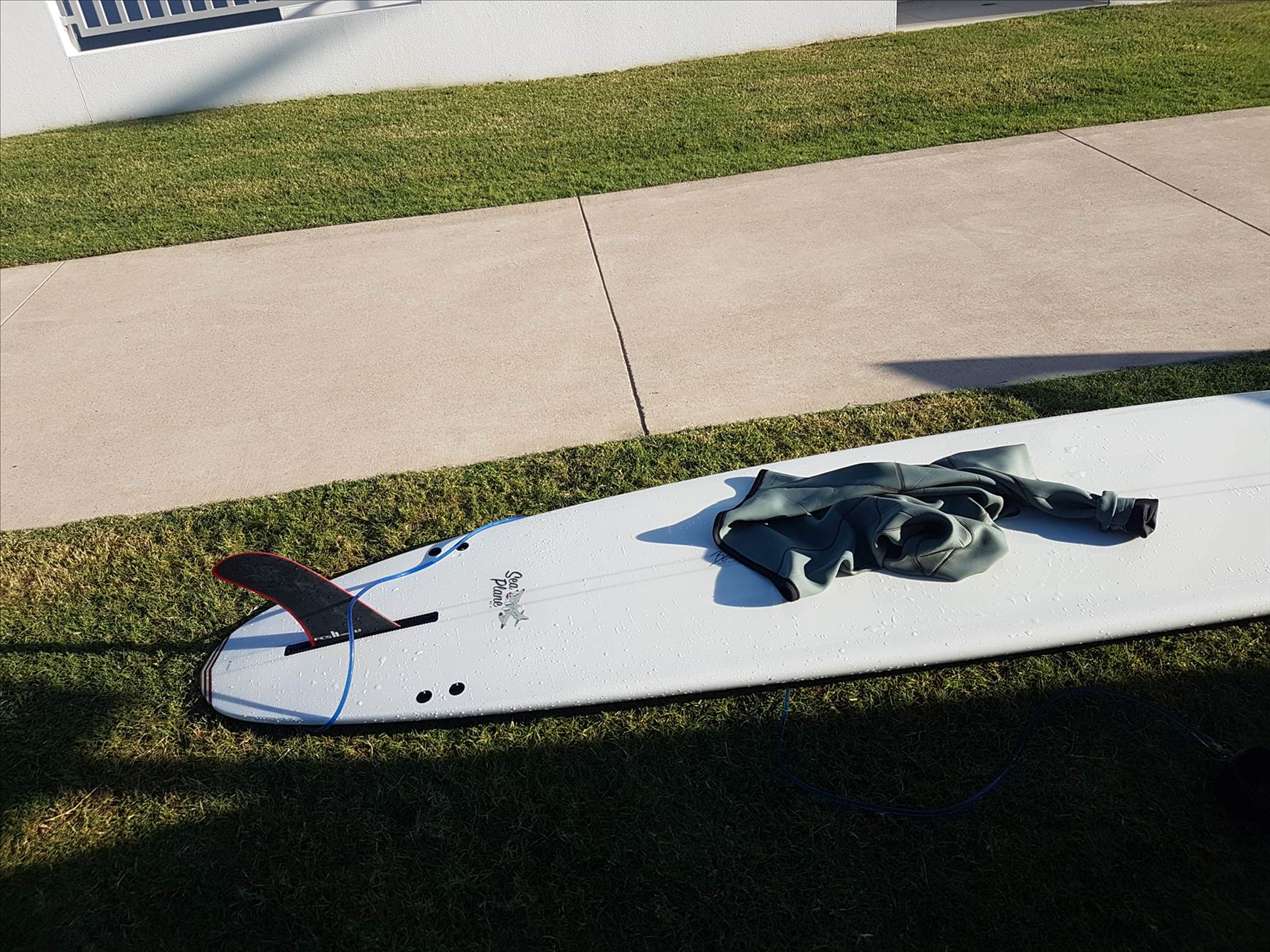 1586899698324-1219099355