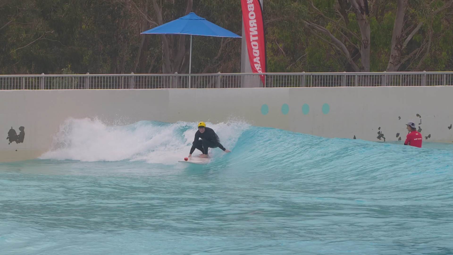 waveurbnsurf-sydneyleftone2024-09-2901-41-414zs8gqstill00