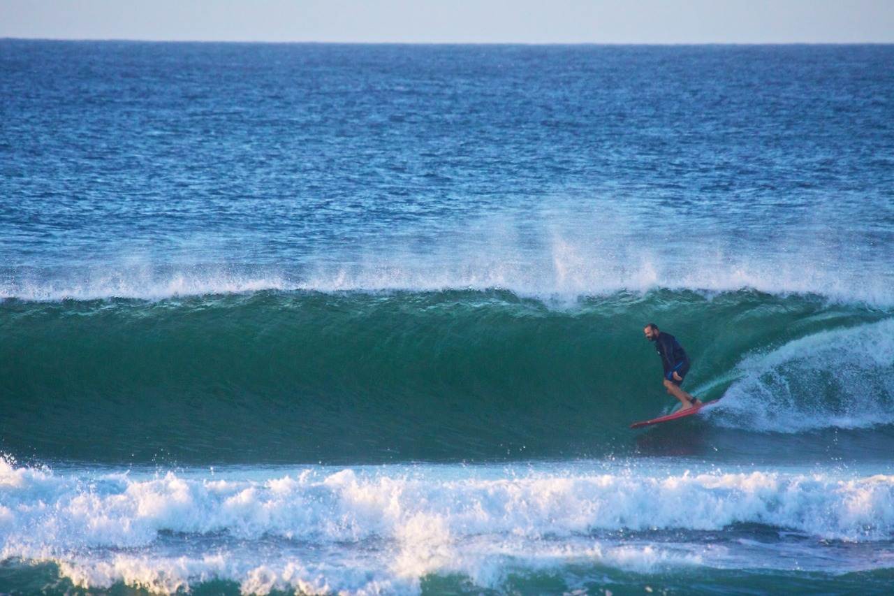 styling, hands going behind the back