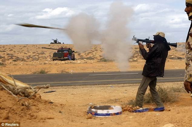 article-1364469-0D8B387A000005DC-184 634x421