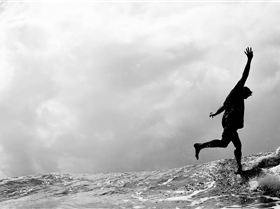 maassen-fstoppers-surf-photographer-jason-hudson12 0