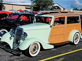 1934-ford-woodie-wagon