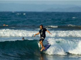 artikel-serunya-surfing-di-pantai-batu-karas-pantai-kutanya-jawa-barat-186 a