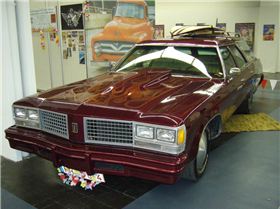 oldsmobile-88-custom-cruiser-station-63148