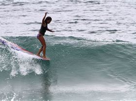 Chlo?-Calmon-surf-sessions3