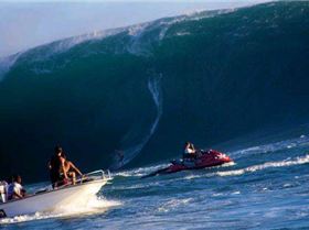 2203 Sam-Hawke-Teahupoo-201