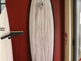 single fin 7,6 front