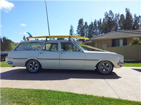 polishin up my old holden,friends wanted it for a wedding car!