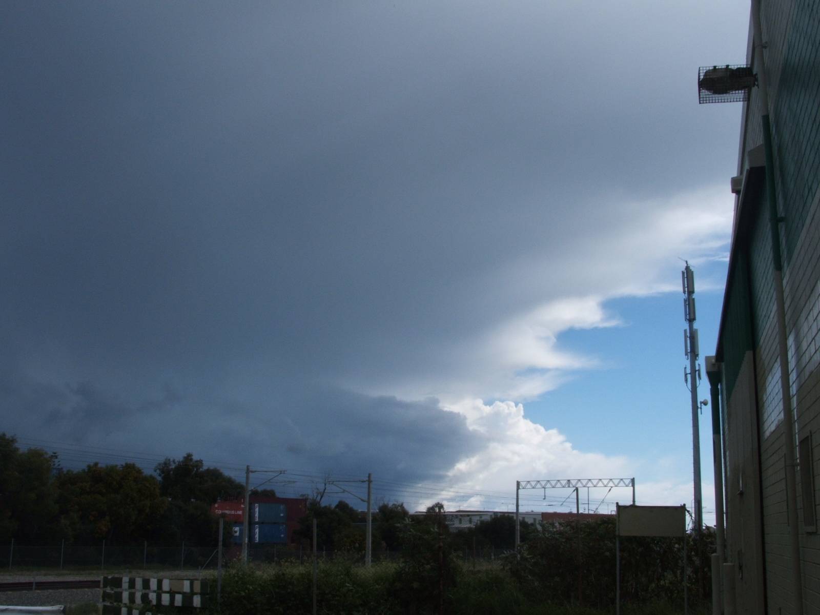 i think the winds a comin