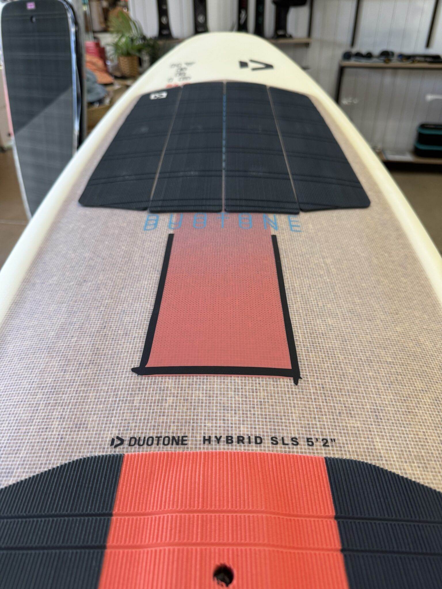 Duotone Hybrid SLS 2022 5'2" + Carve 3.0 SLS 800 Foil + Quick Mount 82cm Mast