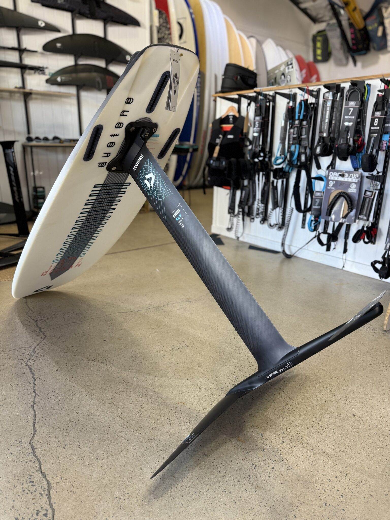 Duotone Hybrid SLS 2022 5'2" + Carve 3.0 SLS 800 Foil + Quick Mount 82cm Mast