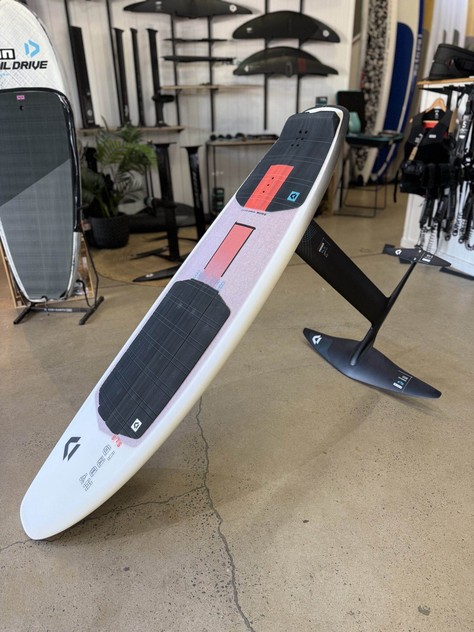 Duotone Hybrid SLS 2022 5'2" + Carve 3.0 SLS 800 Foil + Quick Mount 82cm Mast