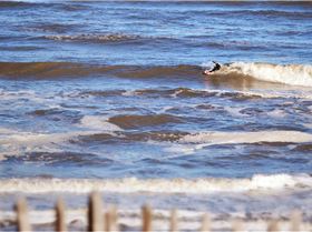 nederlandse-golven-surfen (1)
