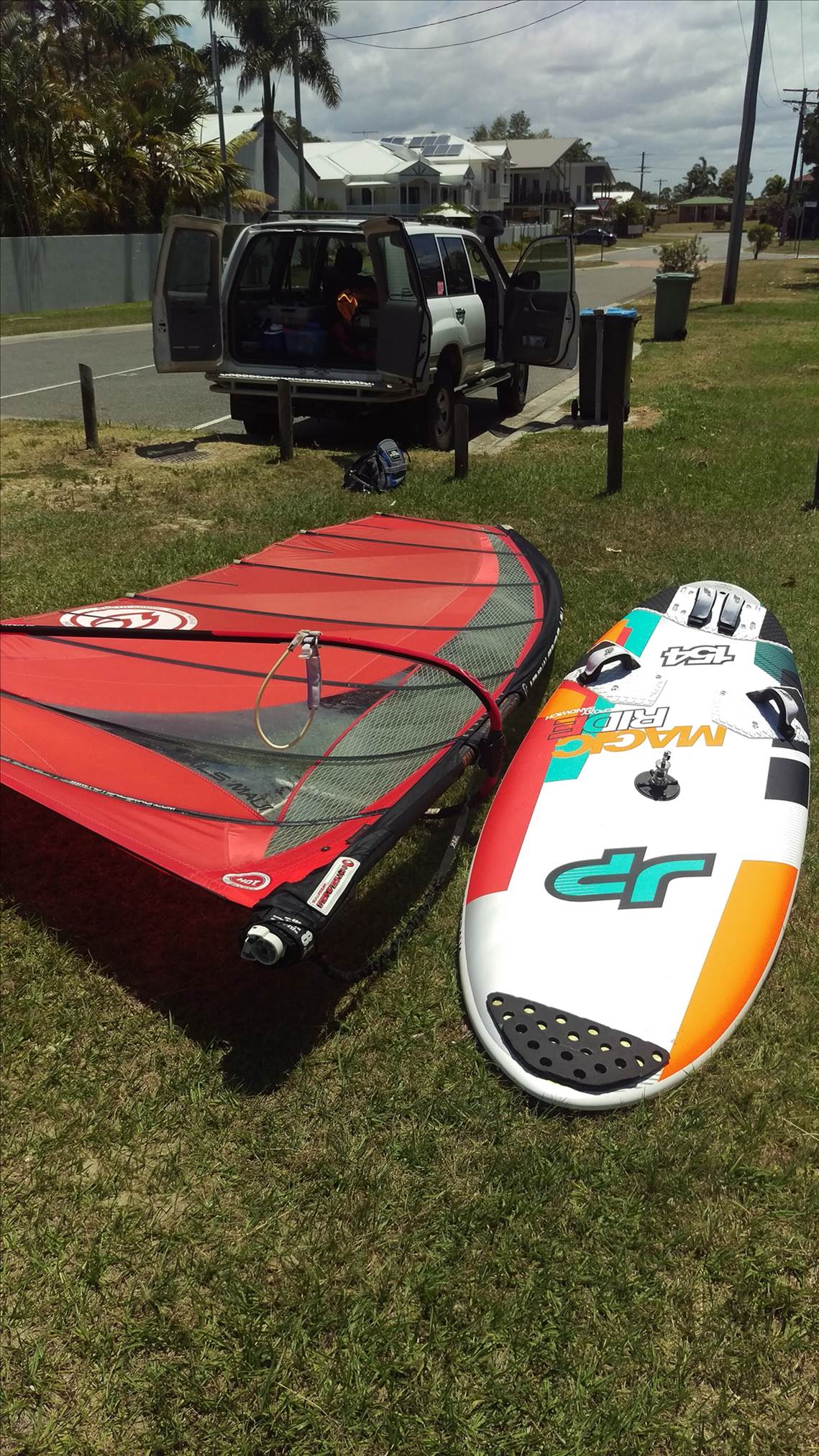 1477793008516-1816430861