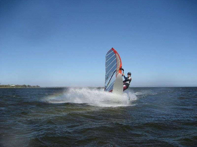 elmo arriving(cumming) up wind