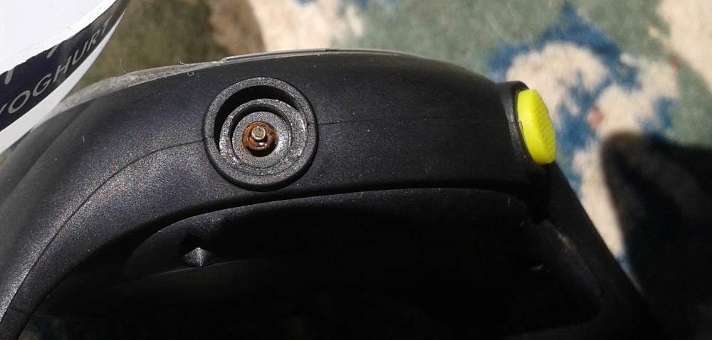 broken adjust button