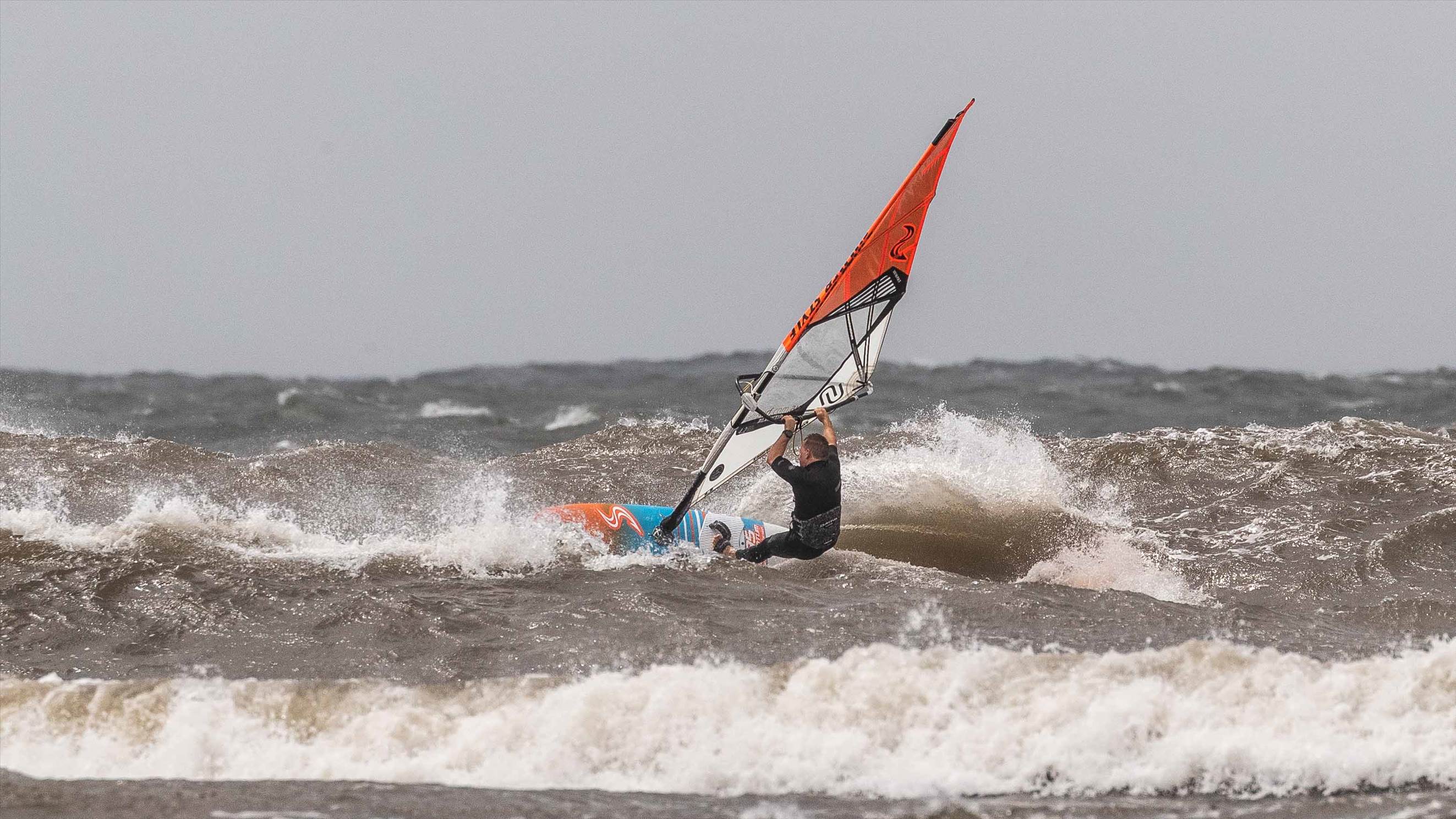Point Danger windsurfing 19 Feb 2020