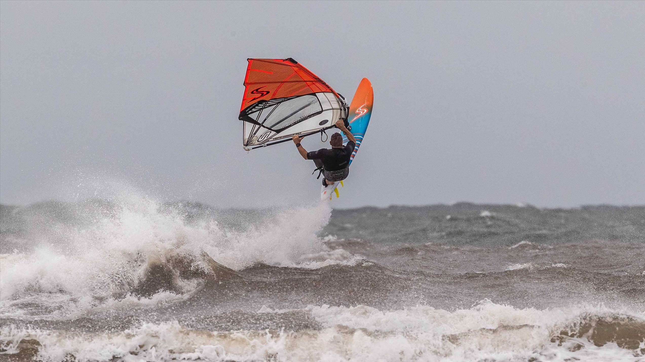 Point Danger windsurfing 19 Feb 2020