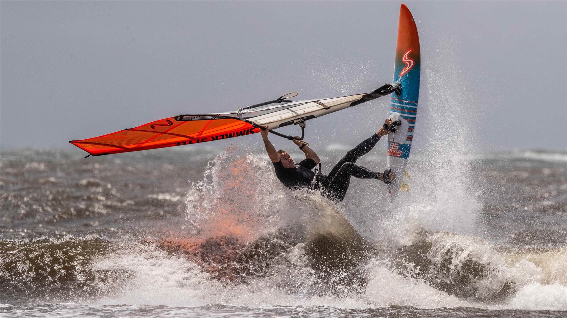 Point Danger windsurfing 19 Feb 2020