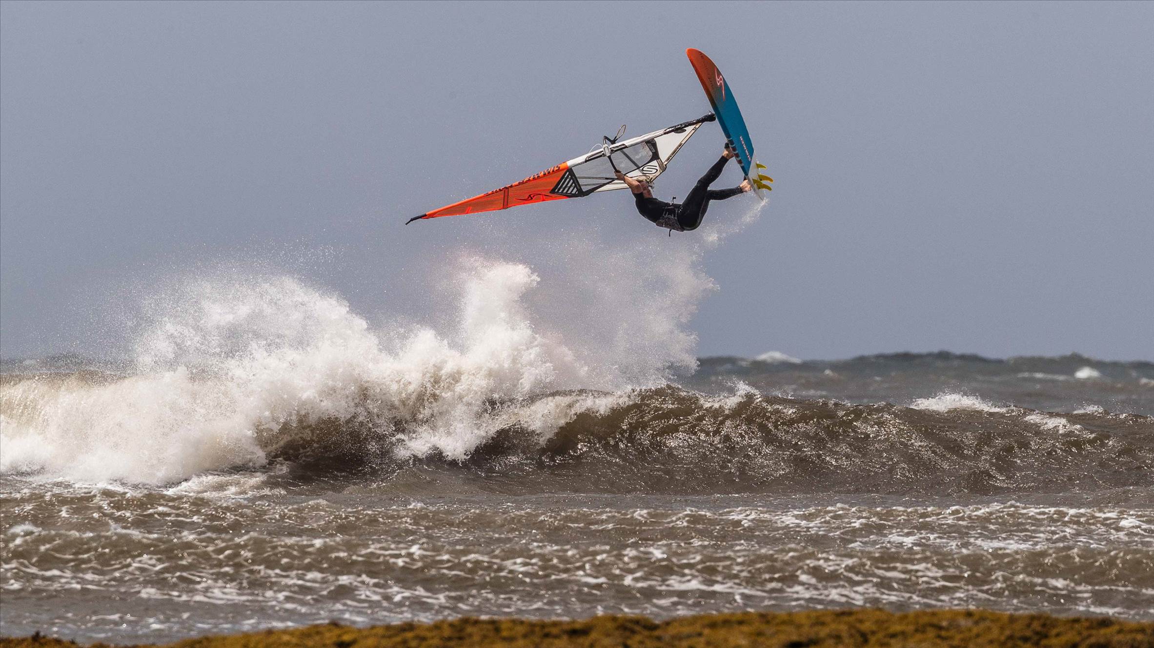 Point Danger windsurfing 19 Feb 2020
