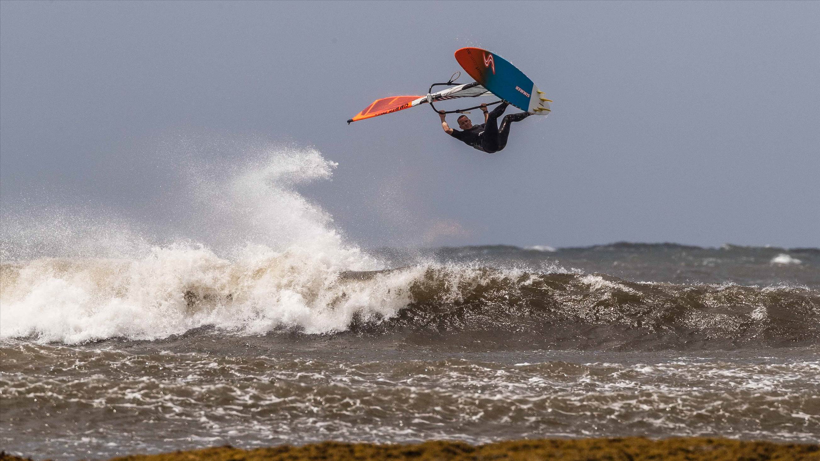 Point Danger windsurfing 19 Feb 2020