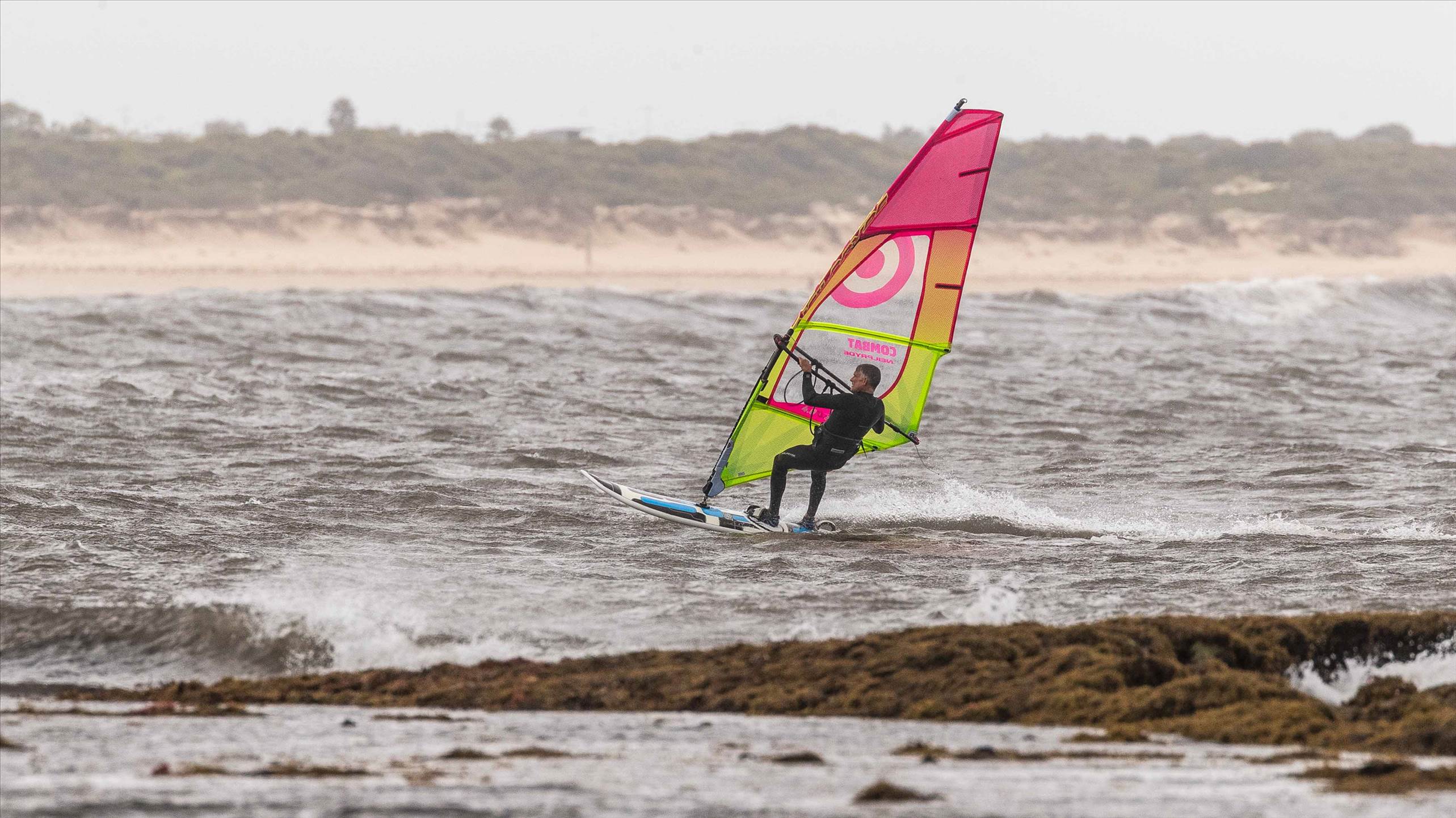 Point Danger windsurfing 19 Feb 2020