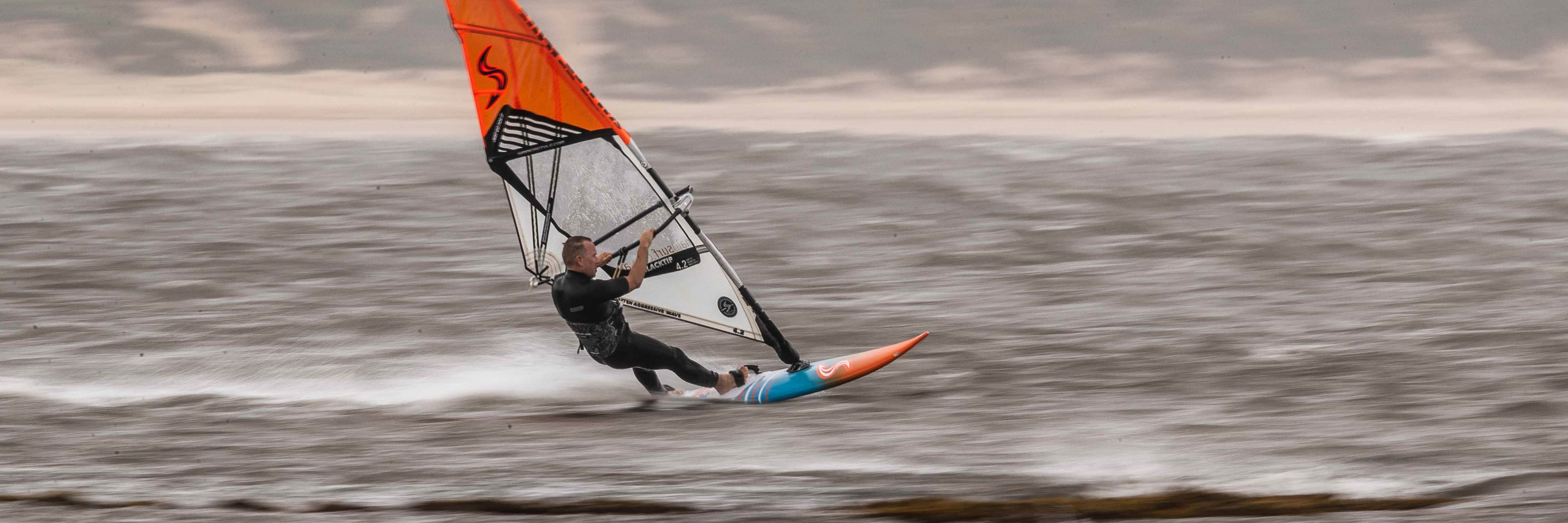 Point Danger windsurfing 19 Feb 2020