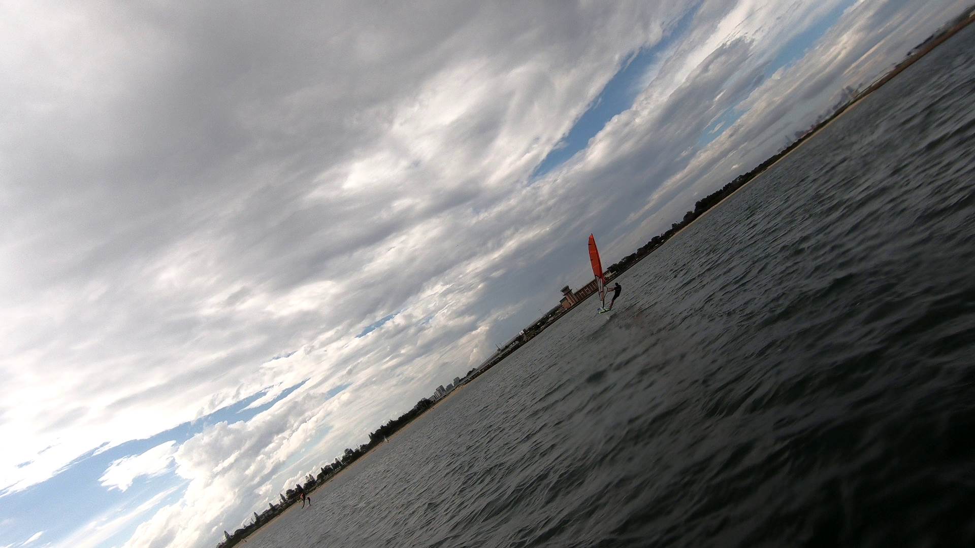 WindFoiling with Friends