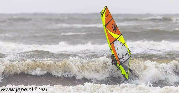 23725070629607619475314287452630650688105415n(1)