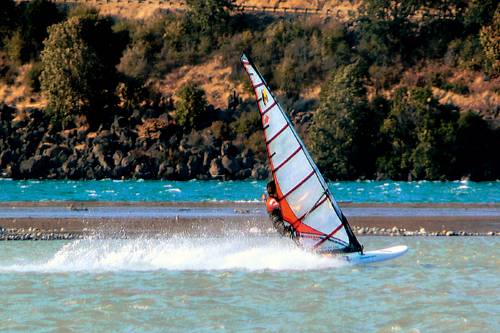 40 knots at Hood River Sandbar in the Gorge